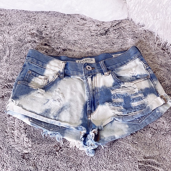 SALE Bullhead Acid Wash & Distressed Slouchy Short - Picture 3 of 6